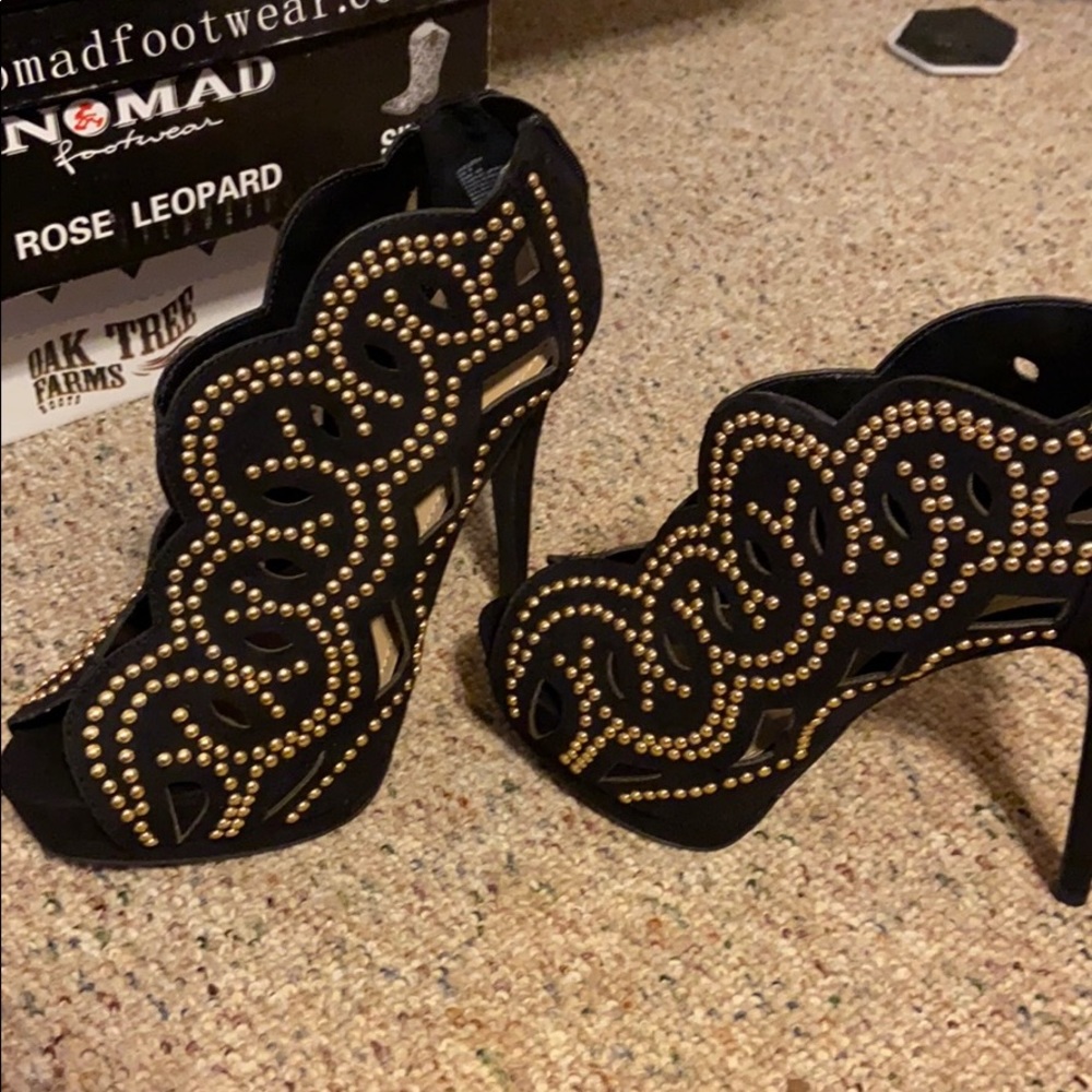 Flashy heels